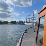 Blick aus dem Führerstand des Verkehrsboots der Rk Marine Kiel auf der Kieler Förde während der Kieler Woche 2025